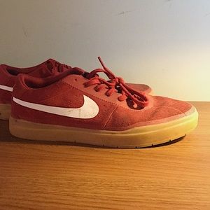 Nikes/ Bruin Hyperfeel